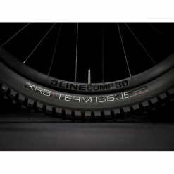 Trek SLASH 9.7 2023 -Vélos Soldes Magasin vtt trek slash 9 7 3